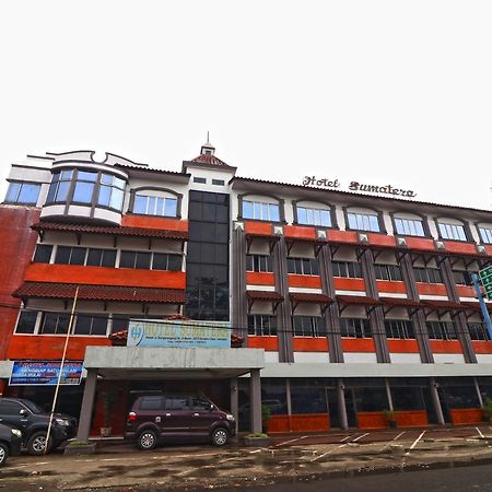 Hotel Sumatera Medan Zewnętrze zdjęcie